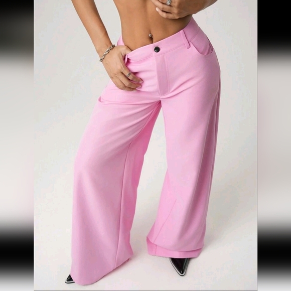Women's Loose Fitting Pants With Oversized Bow Back Design - Picture 3 of 4
